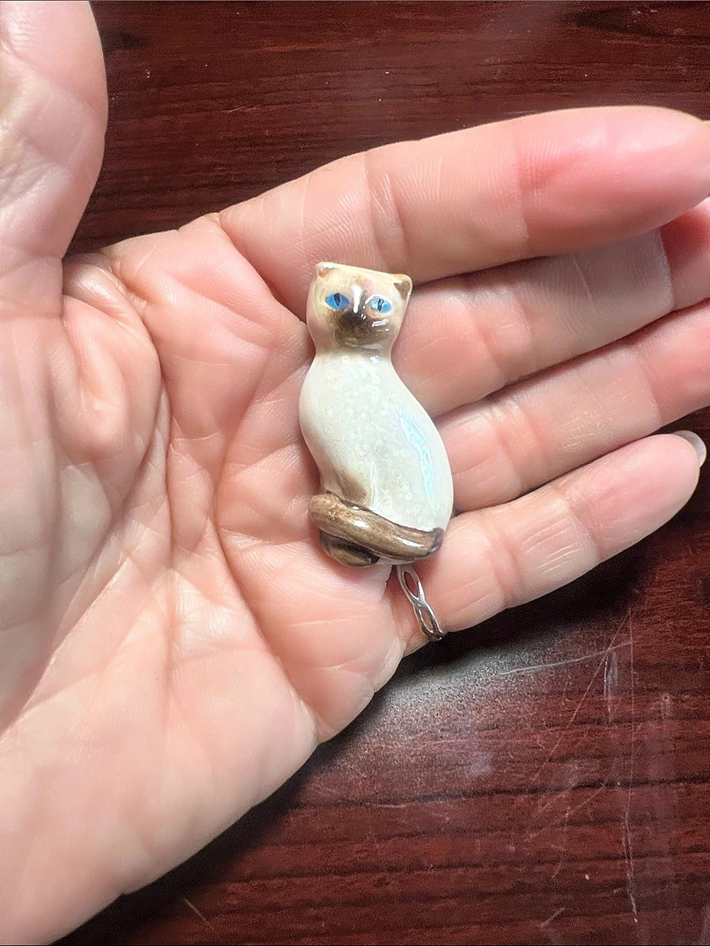 Avon Siamese Cat Brooch pre-owned from the 70